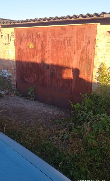 Пррдам гараж у 4кооп.на верху сухій.