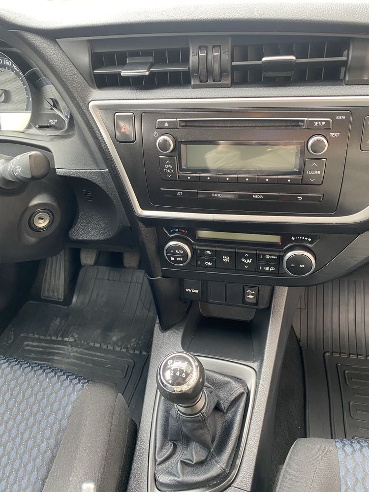 Продам авто Toyota Ayris 2013 року
