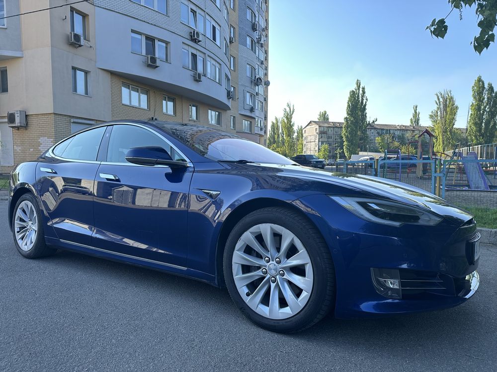 Tesla Model S 2017