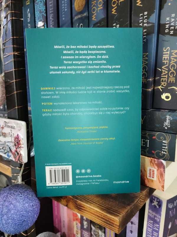 "Delirium" – Lauren Oliver