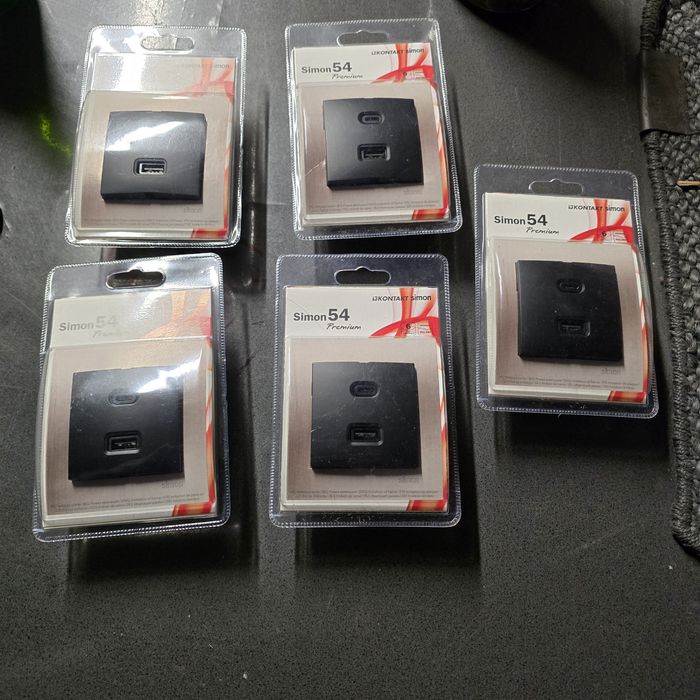 Gniazdo usb simon 54 premium
