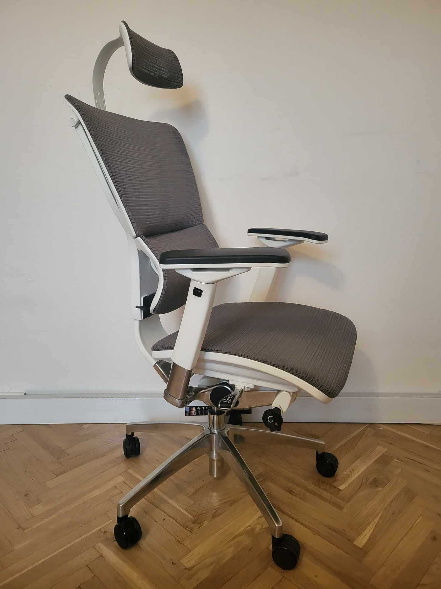 Ergonomiczny fotel biurowy Ioo WS KMD30