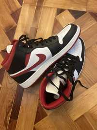 Nike Air Jordan 1 Mid