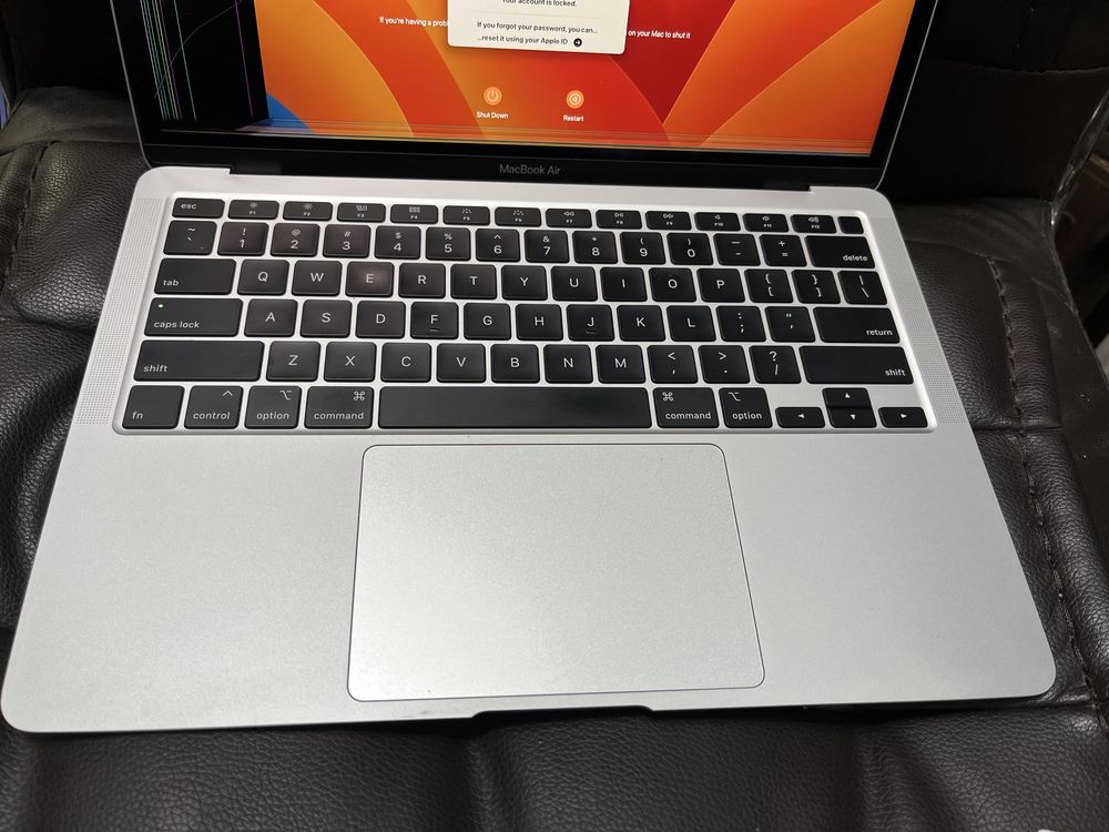 MacBook Air (Retina, 13-inch, 2020) icloud On єкран плохой