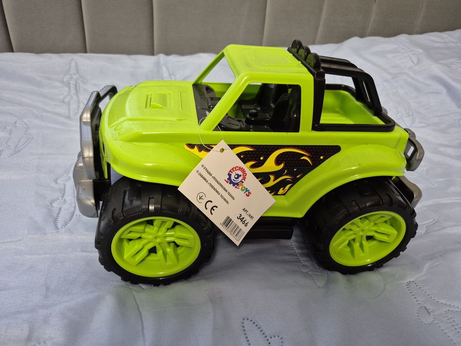 Машинка,джип, автомобіль, машина іграшка