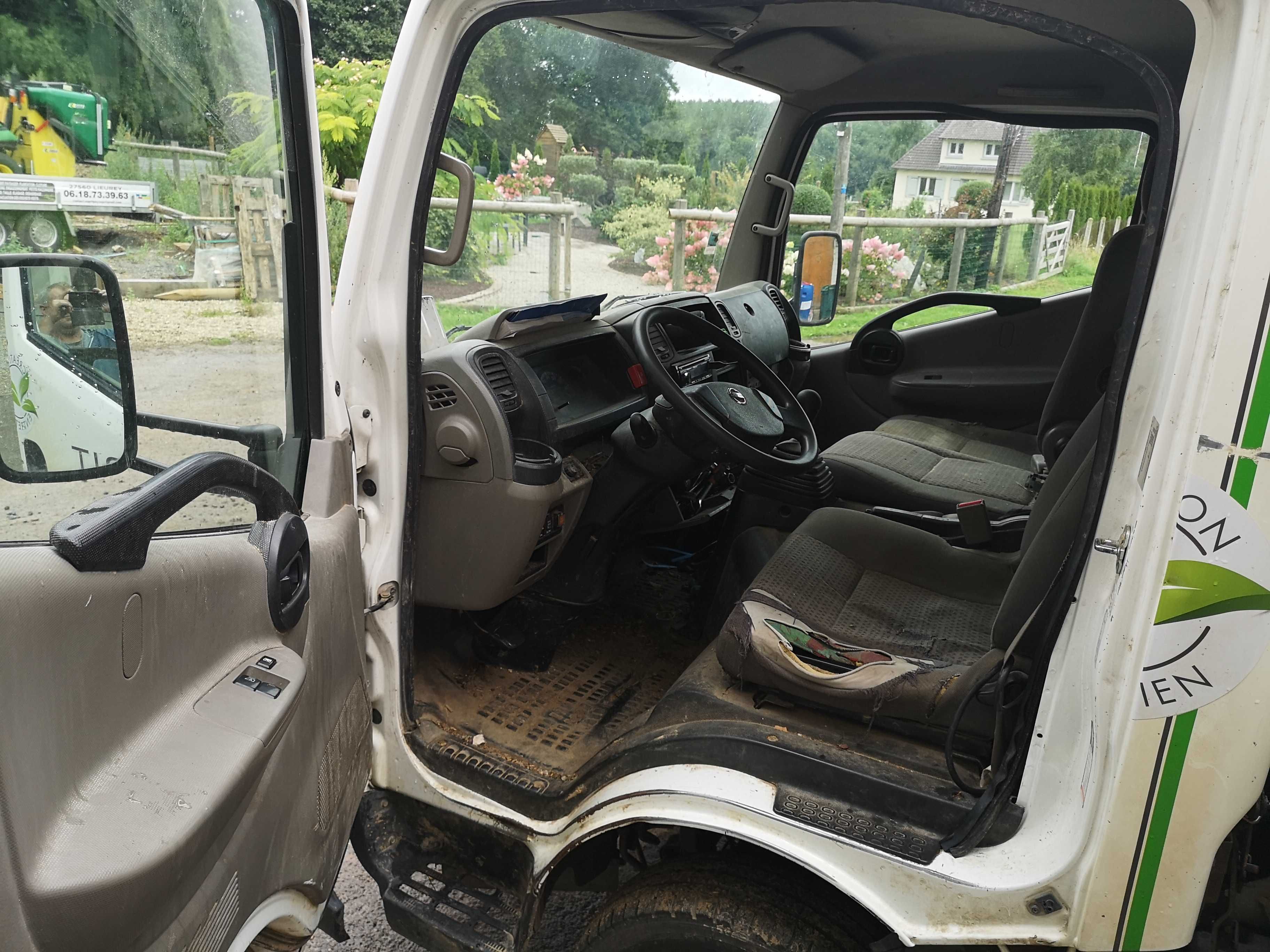 Nissan Cabstar 2.5d wywrotka DMC 3,5T