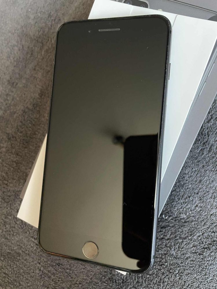 Iphone 8 Plus firmy Apple