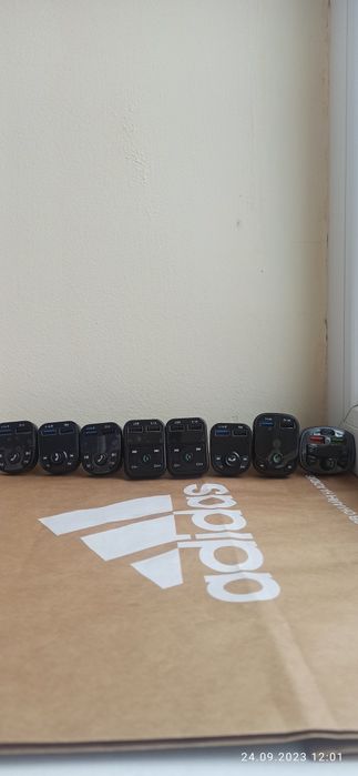 ФМ модулятор для авто в прикурювач
Має блютуз