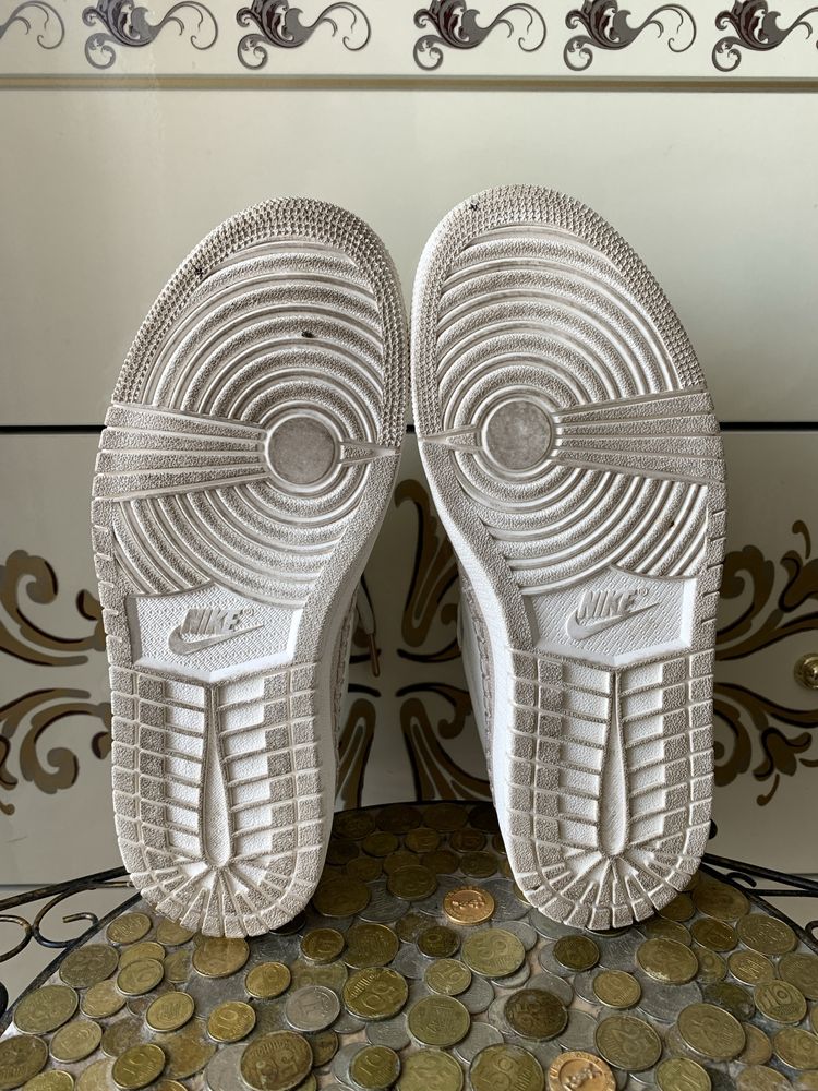 Кремовые кожаные кеды кроссы кроссовки nike air jordan 1 retro 38