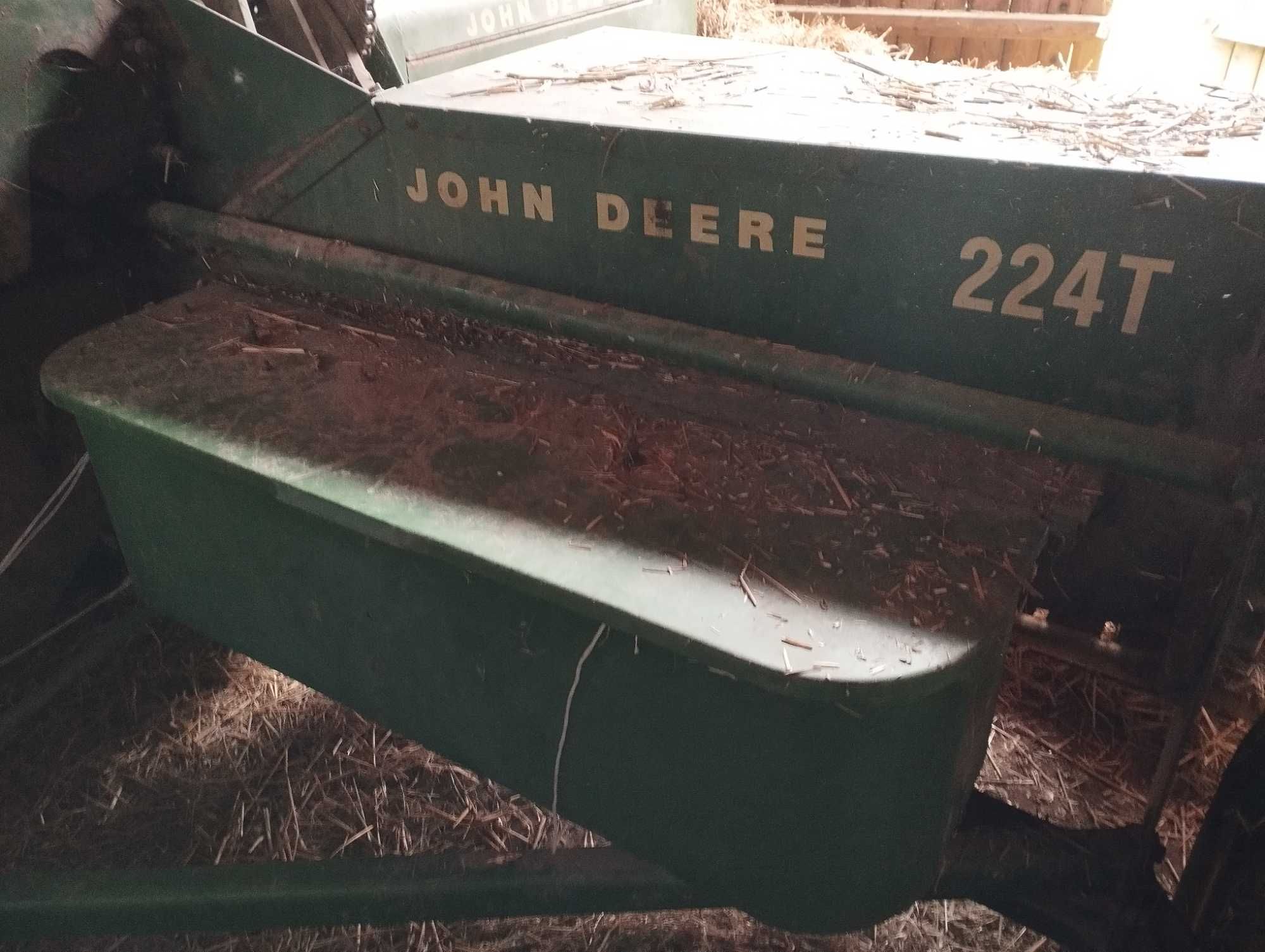 Prasa kasprująca John Deere 224T