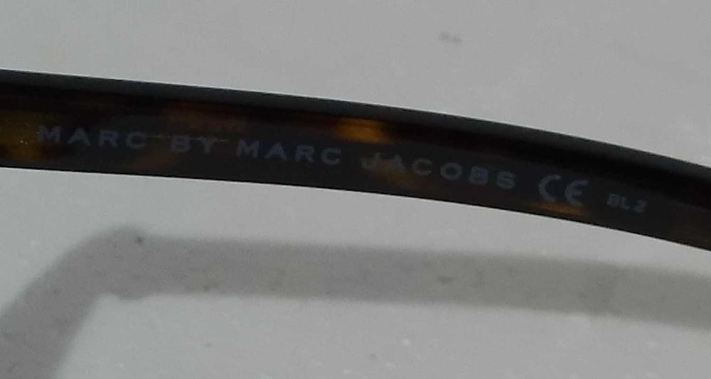 Óculos de sol Marc By Marc Jacobs.