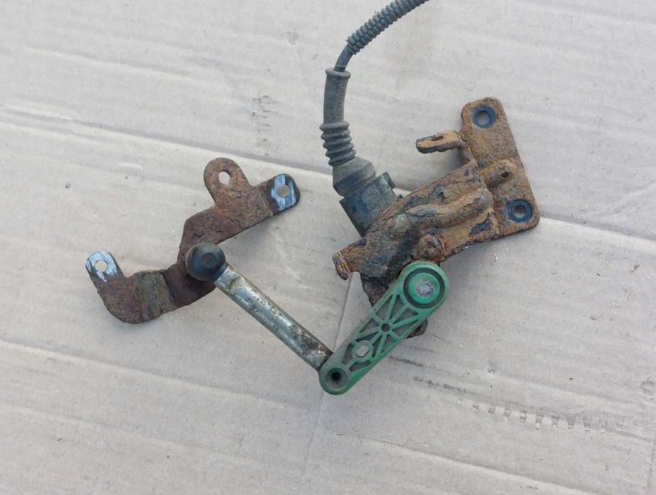 Czujnik poziomowania świateł Xenon tył  VW Scirocco EOS