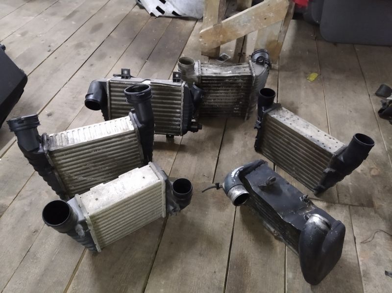 Радиатор интеркулера VW Passat B5 B6 Golf Transporter T4 Т5 Audi шрот