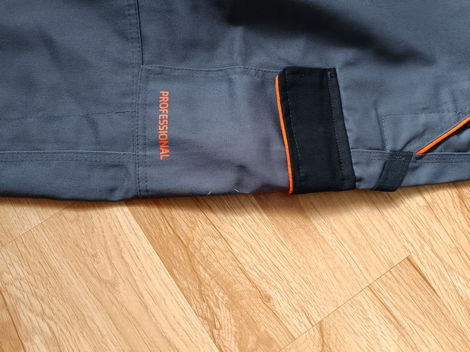 Sprzedam komplet ubrania roboczego. Bluza i  spodnie
