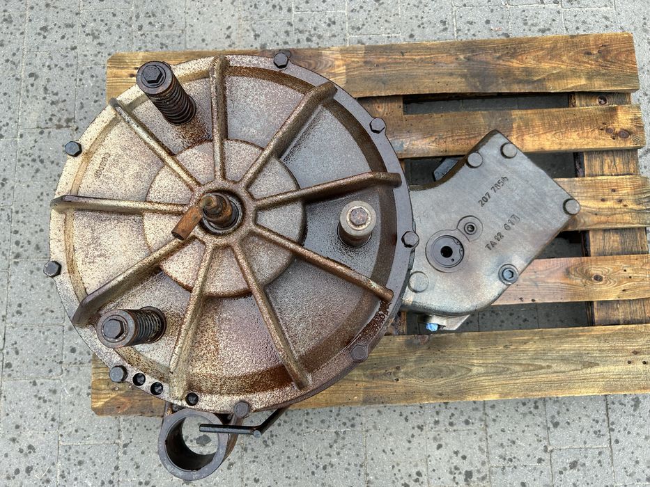 Przekladnia przekładnia skrzynia silnika rodzielajaca CLAAS JAGUAR