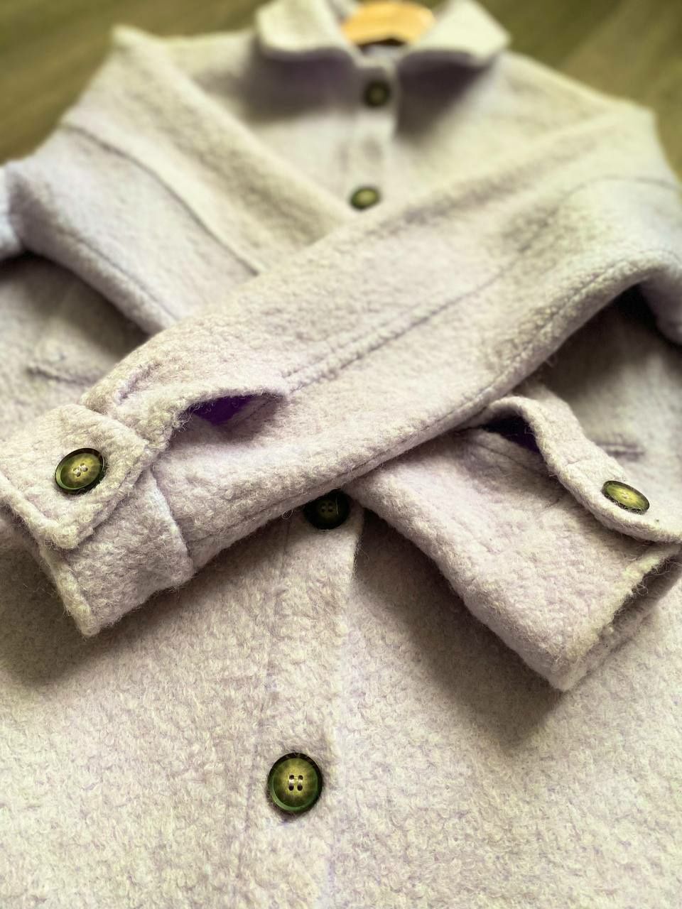 Трендове пальто куртка-сорочка бузкового кольору із вовни L, 46-48