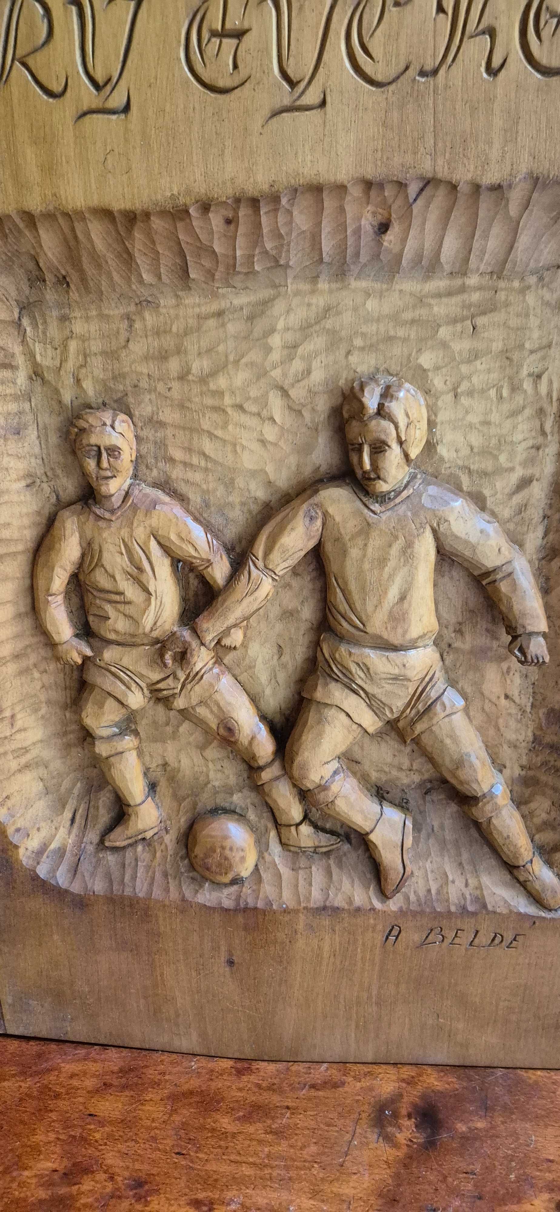 Pamiątka sportowa piłkarski relief rzeźba piłka nożna pamiątka