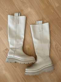 Kremowe kozaki przed kolano Stradivarius platforma 39 chunky boots