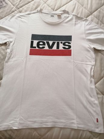 T-shirt Levi's, tamanho L.