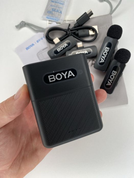 Петличка мікрофон Boya BY-V30 COMBO для iPhone/Android + зарядний кейс