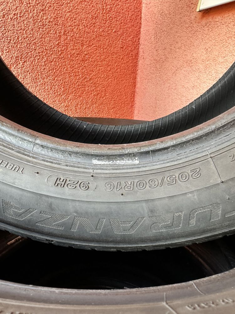 Sprzedam opony letnie Bridgestone w rozmiarze 205/60/16