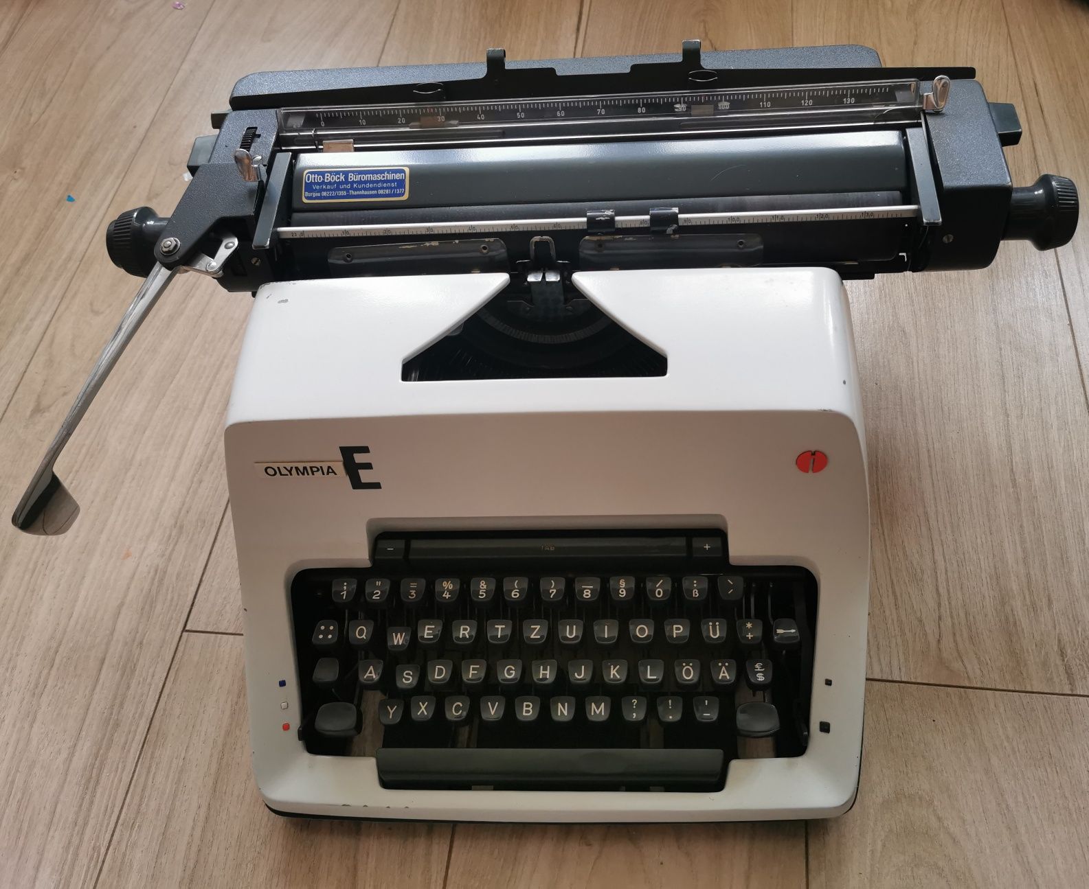 Maszyna do pisania Olympia E.