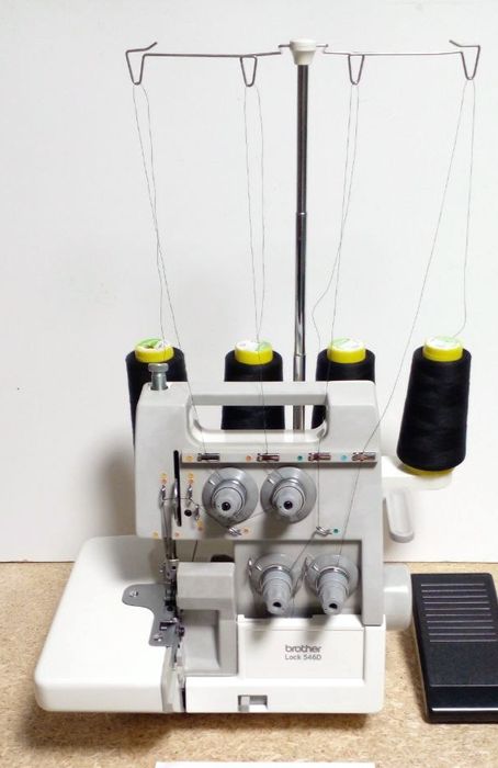 Оверлок  Janome  Японский Швейная машина  Б/У на гарантии