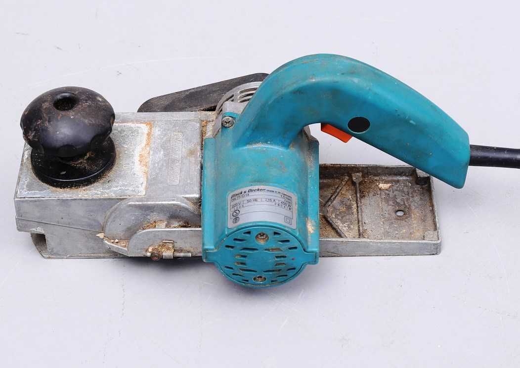 Plaina Black & Decker DN 75 gama profissional