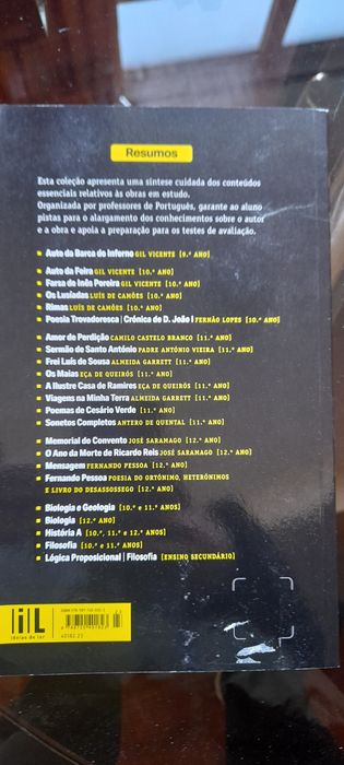 Livro de resumos sobre Os Maias