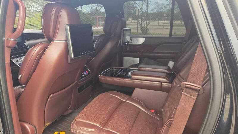 2018 Lincoln Navigator Black Label