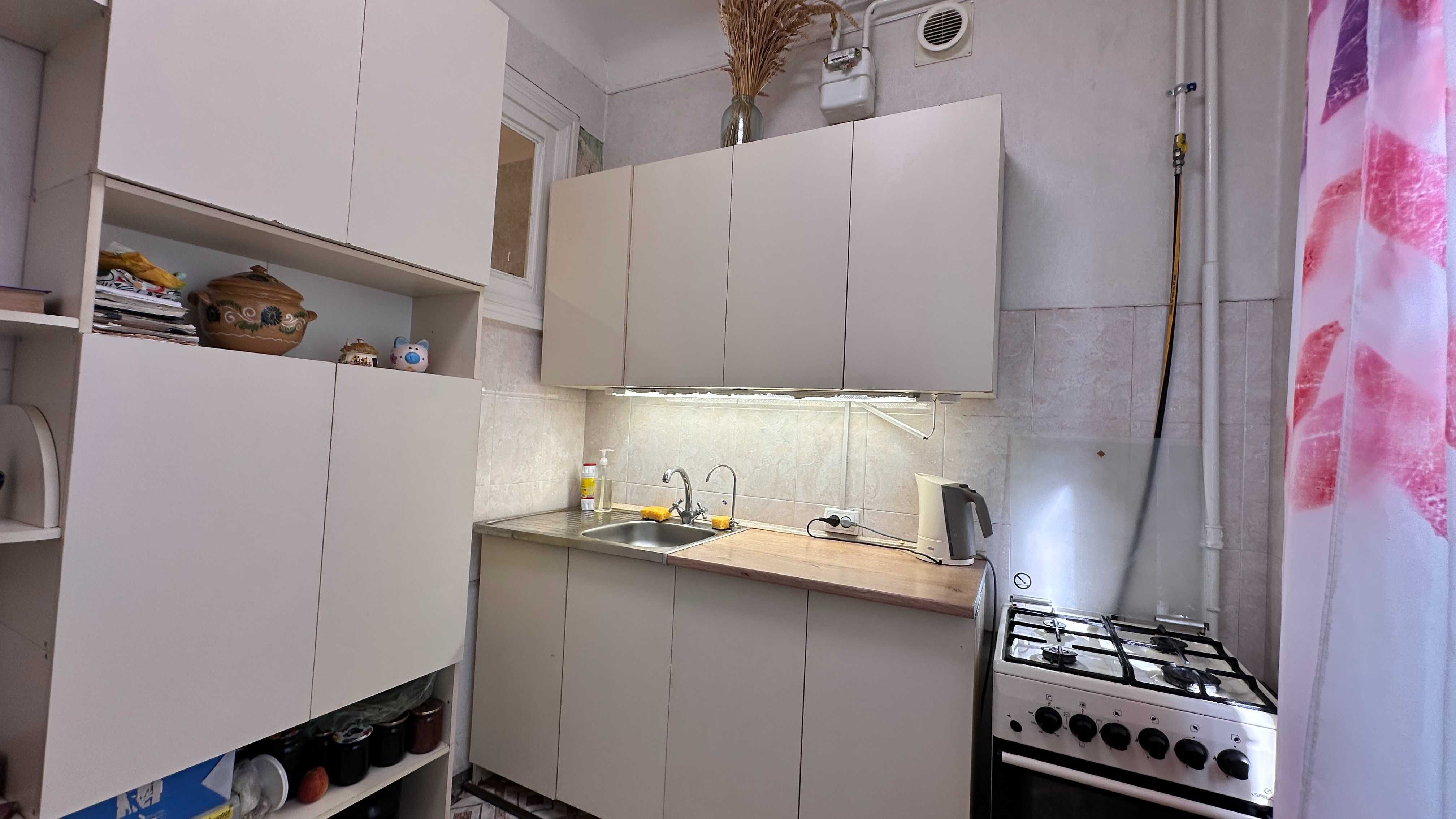 продам 3 комнатную квартиру сталинку 5/5 на Нигояна 23 г.Днепр