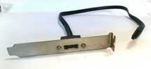 Śledź do obudowy PC  port e-sata + kabelek zewnętrzny