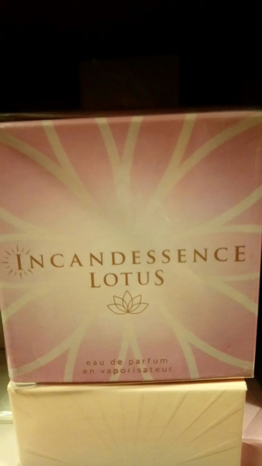 Woda perfumowana Incandessence Lotus Avon