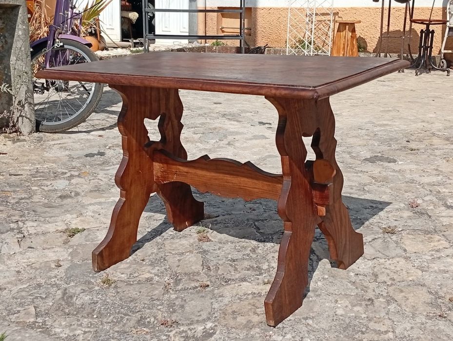 Mesa de apoio em madeira