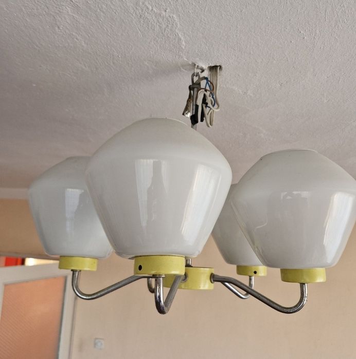 Żyrandol z lat 1960 retro