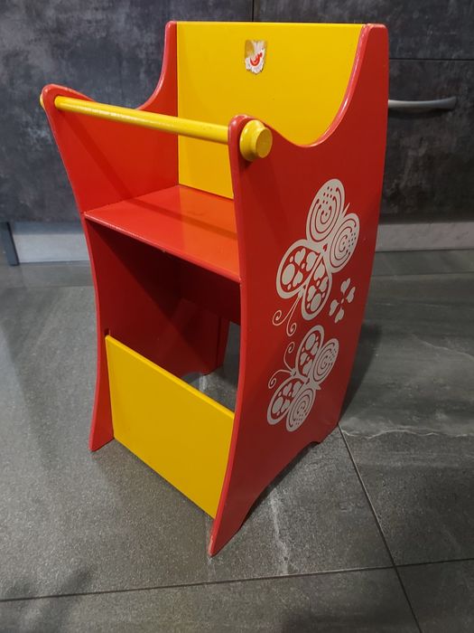 Drewniane krzesełko dla lalek do karmienia. MIcky.