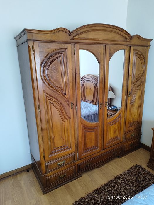 Quarto Completo em Madeira Maciça