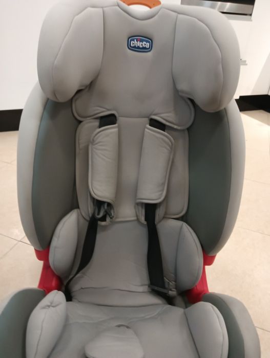 Cadeira auto Chicco com isofix