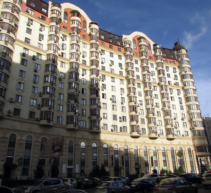S=101.1 кв.м.Продаж квартири з ремонтом. вул.Золотоустівська,50. Центр