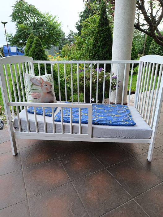 Łóżeczko niemowlęce białe 120x60