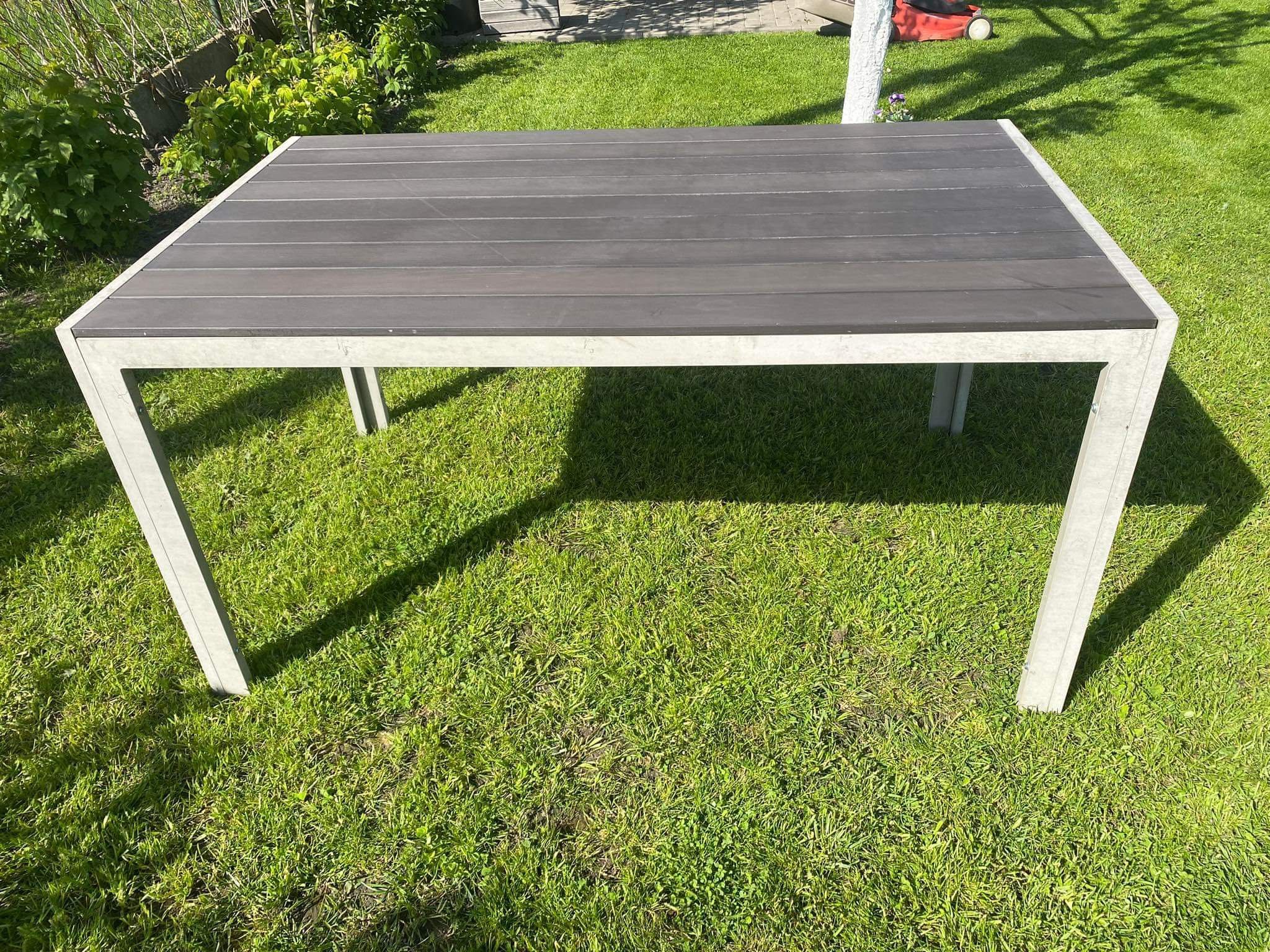 Stół ogrodowy aluminiowy