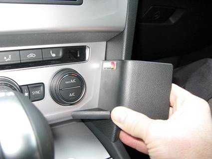 Brodit ProClip uchwyt do Volkswagen Arteon 17-25/Passat 15-18