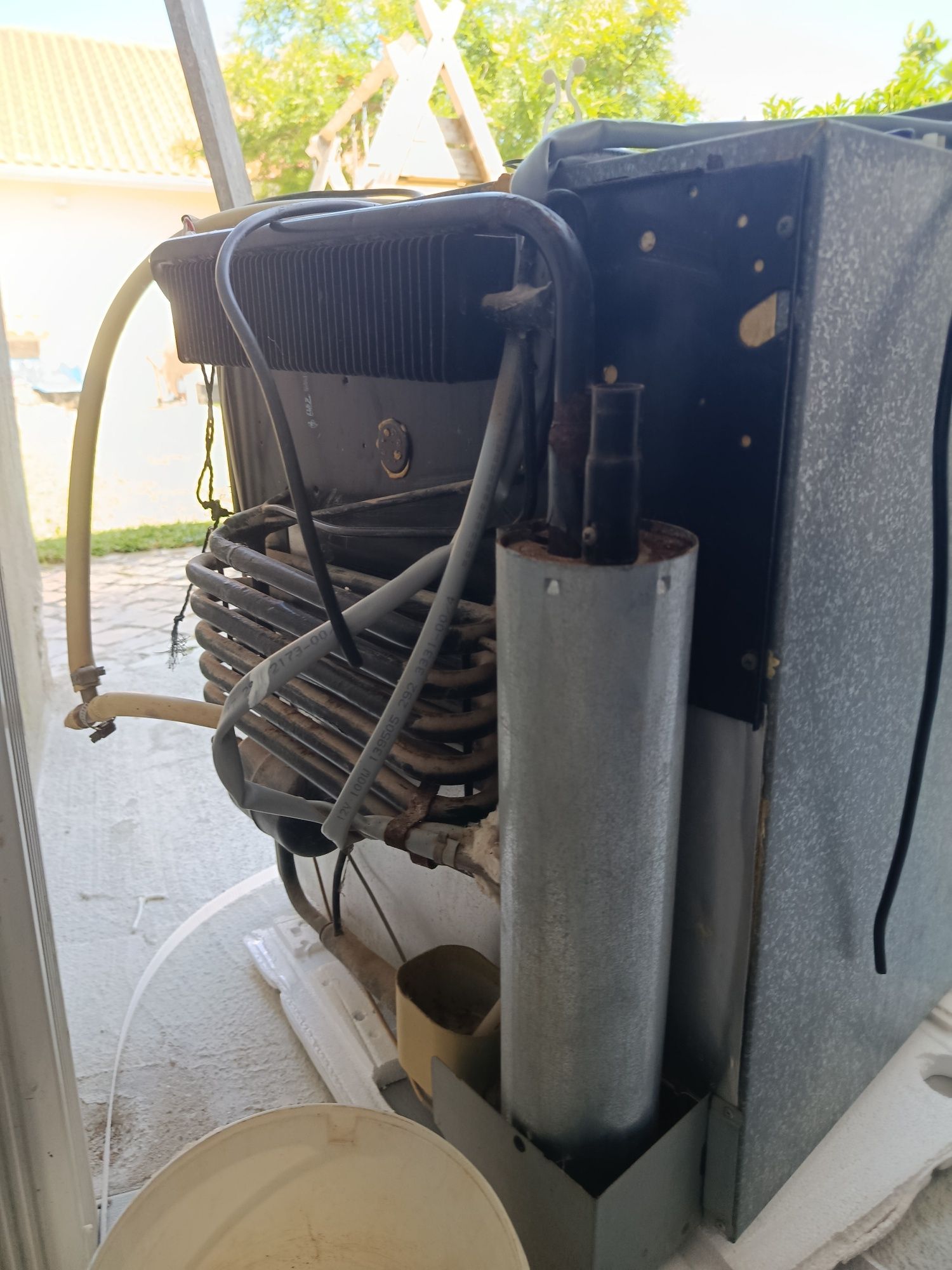 Frigorífico trivalente Electrolux para caravana