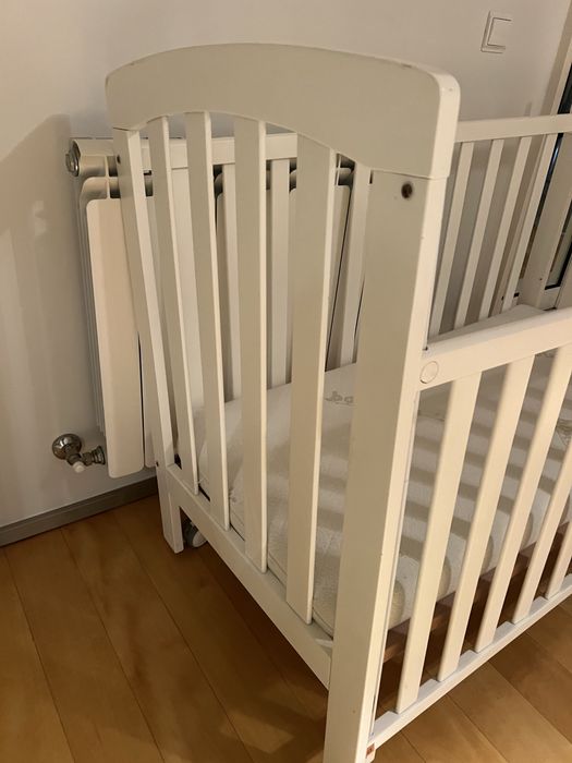 Berço a precisar reparação (roda)