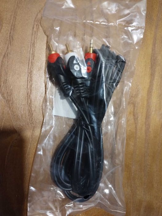 Качественный Шнур / Кабель AUX 3.5 mm на 2 x RCA ( 2 тюльпана ) 1.8 м