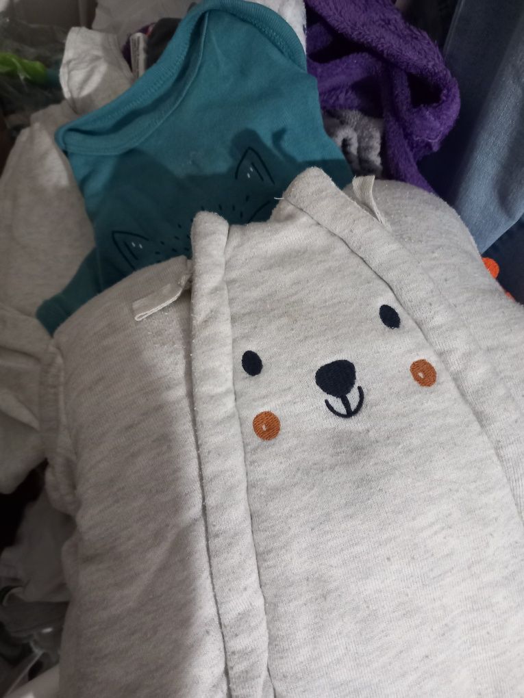 Vendo roupa de bebé