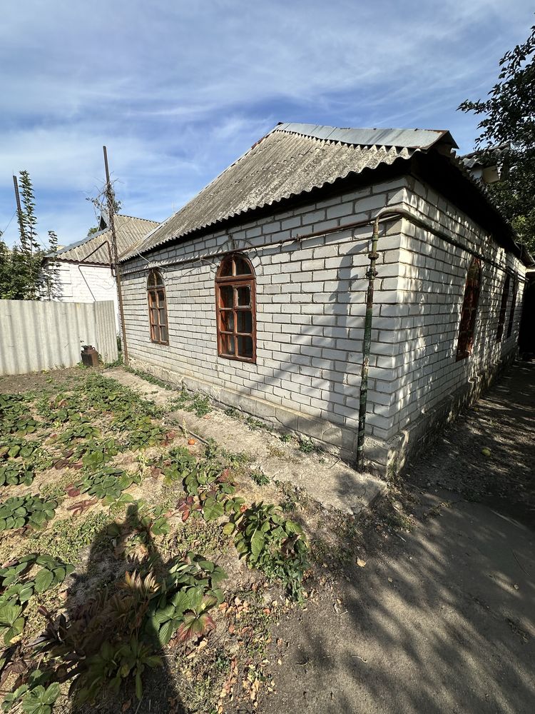 Продам будинок в м. Лозова