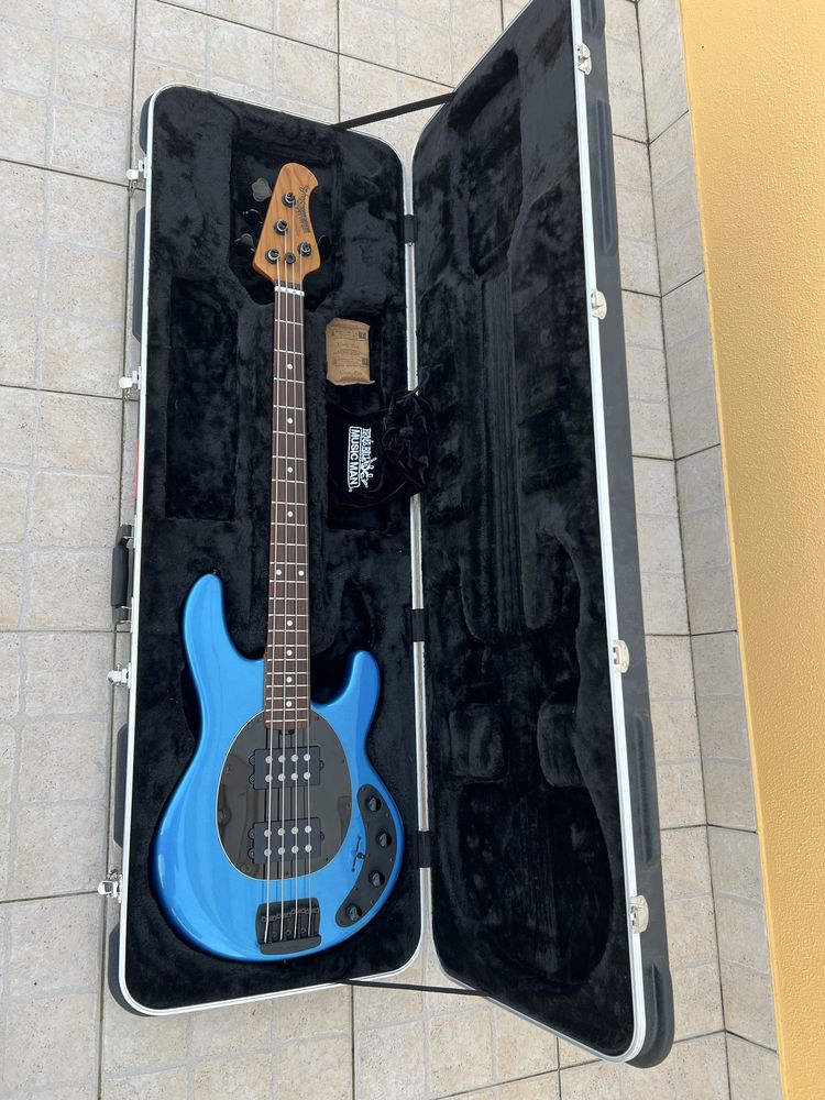 Guitarra baixo Ernie Ball Musicman 4 HH Special