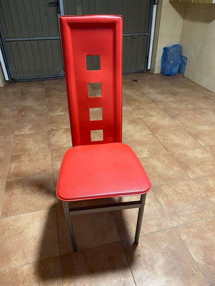 Krzesło czerwone