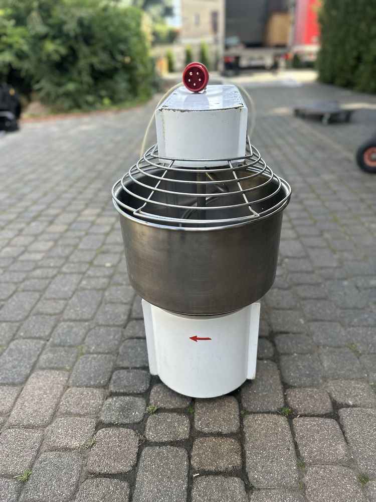Mikser mieszałka sprialna do ciasta ciężkiego 3 fazy robot dzierża